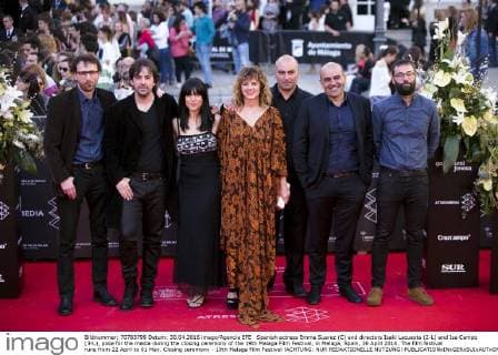 Spanish actress Emma Suarez (C) and directors Isaki Lacuesta (2-L) and Isa Campo (3-L), pose for the media during the closing ceremony of the 19th Malaga Film Festival, in Malaga, Spain, 26 April 2016. The film festival runs from 22 April to 01 May. Closing ceremony - 19th Malaga Film Festival !ACHTUNG: NUR REDAKTIONELLE NUTZUNG!  20160430-635976498733117225