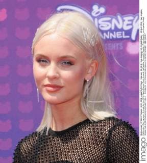 February 19, 2016 - Los Angeles, CA, United States - 30 April 2016 - Los Angeles, California - Zara Larsson. Arrivals for the 2016 Radio Disney Music Awards held at the Microsoft Theater. Photo Credit: Los Angeles United States - ZUMAa123