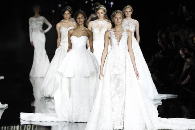 Models bei der Pronovias Brautmoden 2017 Fashion Show auf der Barcelona Bridal Week. Barcelona, 29.04.2016 Pronovias Models  Foto:xDyDxFotografosx xFuturexImage