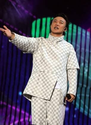 XIAMEN, CHINA - APRIL 30: (CHINA OUT) Singer Eason Chan performs onstage during his concert Another Eason s Life on April 30, 2016 in Xiamen, Fujian Province of China.  CFP483703209