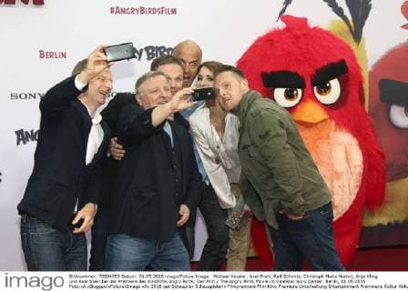 Michael Kessler, Axel Prahl, Ralf Schmitz, Christoph Maria Herbst, Anja Kling und Axel Stein bei der Premiere des Kinofilms Angry Birds: Der Film The Angry Birds Movie im CineStar Sony Center. Berlin, 01.05.2016 Foto:xA.xBuggex xFuturexImage
