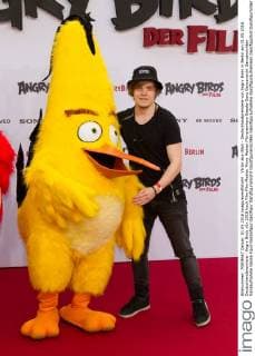 Viktor aka iBlali - Deutschlandpremiere von Angry Birds in Berlin am 01.05.2016. Deutschlandpremiere - Angry Birds