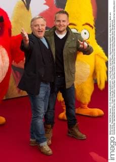 Axel Prahl und Axel Stein - Deutschlandpremiere von Angry Birds in Berlin am 01.05.2016. Deutschlandpremiere - Angry Birds