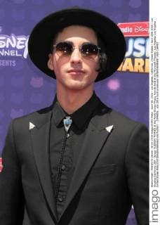 April 30, 2016 - Los Angeles, California, United States - April 30th 2016 - Los Angeles California USA - Singer HUDSON THAMES at the Radio Disney Miusic Awards held at the Microsoft Theater, Los Angeles Los Angeles United States - ZUMAf05_