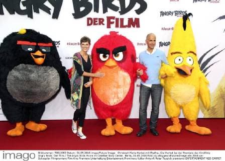 Christoph Maria Herbst mit Ehefrau Gisi Herbst bei der Premiere des Kinofilms Angry Birds: Der Film The Angry Birds Movie im CineStar Sony Center. Berlin, 01.05.2016 Foto:xA.xBuggex xFuturexImage