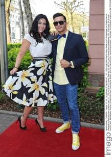 19. TOPILEAN Golf Charity Gala. Moderatorin Anja Polzer mit ihrem Freund Alexandros Petropoulos anläßlich der 19. TOPILEAN Golf Charity Gala am 01.05.2016 im Crowne Plaza Heidelberg.