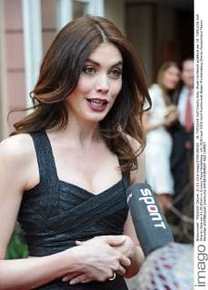 19. TOPILEAN Golf Charity Gala. Model Ira Meindl anläßlich der 19. TOPILEAN Golf Charity Gala am 01.05.2016 im Crowne Plaza Heidelberg.
