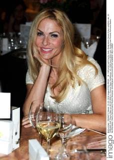 19. TOPILEAN Golf Charity Gala. Moderatorin Sonya Kraus anläßlich der 19. TOPILEAN Golf Charity Gala am 01.05.2016 im Crowne Plaza Heidelberg.