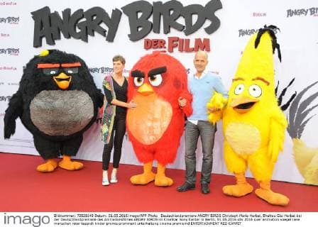 Deutschlandpremiere ANGRY BIRDS Christoph Maria Herbst, Ehefrau Gisi Herbst bei der Deutschlandpremiere des Animationsfilmes ANGRY BIRDS im CineStar Sony Center in Berlin, 01.05.2016