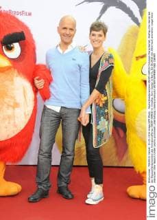 Deutschlandpremiere ANGRY BIRDS Christoph Maria Herbst, Ehefrau Gisi Herbst bei der Deutschlandpremiere des Animationsfilmes ANGRY BIRDS im CineStar Sony Center in Berlin, 01.05.2016