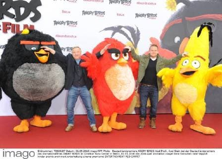Deutschlandpremiere ANGRY BIRDS Axel Prahl, Axel Stein bei der Deutschlandpremiere des Animationsfilmes ANGRY BIRDS im CineStar Sony Center in Berlin, 01.05.2016