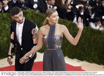 MET Gala 2016 Gigi Hadid and Zayn Malik arrive on the red carpet at the Costume Institute Benefit at The Metropolitan Museum of Art celebrating the opening of Manus x Machina: Fashion in an Age of Technology in New York City on May 2, 2016.  NYP20160502132 JOHNxANGELILLO