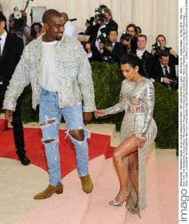 MET Gala 2016 May 2, 2016 - New York, NY, United States - 02 May 2016 - New York, New York- Kim Kardashian, Kanye West. Metropolitan Museum of Art Costume Institute Gala: Manus x Machina: Fashion in the Age of Technology. Photo Credit: Christopher Smith AdMedia New York United States - ZUMAa123
