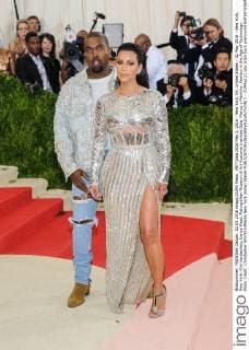 MET Gala 2016 May 2, 2016 - New York, NY, United States - 02 May 2016 - New York, New York- Kim Kardashian, Kanye West. Metropolitan Museum of Art Costume Institute Gala: Manus x Machina: Fashion in the Age of Technology. Photo Credit: Christopher Smith AdMedia New York United States - ZUMAa123