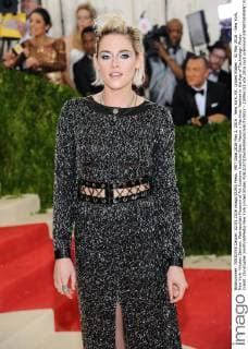 MET Gala 2016 May 2, 2016 - New York, NY, United States - 02 May 2016 - New York, New York- Kristen Stewart. Metropolitan Museum of Art Costume Institute Gala: Manus x Machina: Fashion in the Age of Technology. Photo Credit: Christopher Smith AdMedia New York United States - ZUMAa123