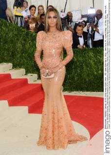 MET Gala 2016 May 2, 2016 - New York, NY, United States - 02 May 2016 - New York, New York- Beyonce Knowles. Metropolitan Museum of Art Costume Institute Gala: Manus x Machina: Fashion in the Age of Technology. Photo Credit: Christopher Smith AdMedia New York United States - ZUMAa123