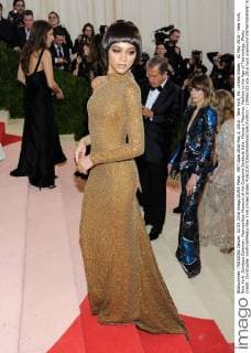 MET Gala 2016 May 2, 2016 - New York, NY, United States - 02 May 2016 - New York, New York- Zendaya Coleman. Metropolitan Museum of Art Costume Institute Gala: Manus x Machina: Fashion in the Age of Technology. Photo Credit: Christopher Smith AdMedia New York United States - ZUMAa123