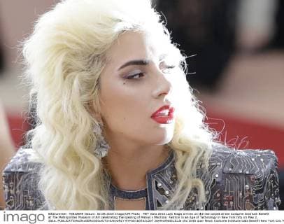 MET Gala 2016 Lady Gaga arrives on the red carpet at the Costume Institute Benefit at The Metropolitan Museum of Art celebrating the opening of Manus x Machina: Fashion in an Age of Technology in New York City on May 2, 2016.  NYP201605021207 JOHNxANGELILLO
