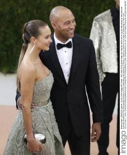 MET Gala 2016 Derek Jeter and Hannah Davis arrive on the red carpet at the Costume Institute Benefit at The Metropolitan Museum of Art celebrating the opening of Manus x Machina: Fashion in an Age of Technology in New York City on May 2, 2016.  NYP201605021215A JOHNxANGELILLO