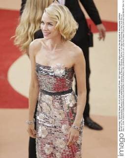 MET Gala 2016 Naomi Watts arrives on the red carpet at the Costume Institute Benefit at The Metropolitan Museum of Art celebrating the opening of Manus x Machina: Fashion in an Age of Technology in New York City on May 2, 2016.  NYP201605021290 JOHNxANGELILLO