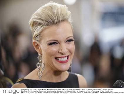 MET Gala 2016 Megyn Kelly arrives on the red carpet at the Costume Institute Benefit at The Metropolitan Museum of Art celebrating the opening of Manus x Machina: Fashion in an Age of Technology in New York City on May 2, 2016.  NYP2016050212172 JOHNxANGELILLO
