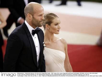 MET Gala 2016 Jason Statham and Rosie Huntington Whiteley arrive on the red carpet at the Costume Institute Benefit at The Metropolitan Museum of Art celebrating the opening of Manus x Machina: Fashion in an Age of Technology in New York City on May 2, 2016.  NYP2016050212149 JOHNxANGELILLO