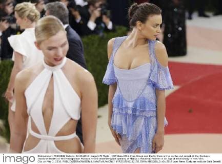 MET Gala 2016 Irina Shayk and Karlie Kloss arrive on the red carpet at the Costume Institute Benefit at The Metropolitan Museum of Art celebrating the opening of Manus x Machina: Fashion in an Age of Technology in New York City on May 2, 2016.  NYP2016050212158 JOHNxANGELILLO