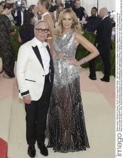 MET Gala 2016 Tommy Hilfiger and Dee Ocleppo arrive on the red carpet at the Costume Institute Benefit at The Metropolitan Museum of Art celebrating the opening of Manus x Machina: Fashion in an Age of Technology in New York City on May 2, 2016.  NYP2016050212143 JOHNxANGELILLO