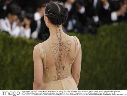 MET Gala 2016 FKA Twigs arrives on the red carpet at the Costume Institute Benefit at The Metropolitan Museum of Art celebrating the opening of Manus x Machina: Fashion in an Age of Technology in New York City on May 2, 2016.  NYP2016050212127 JOHNxANGELILLO