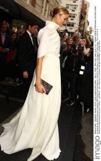 May 2, 2016 - New York, New York, U.S. - Model KARLIE KLOSS exits the Mark Hotel, to attend the 2016 Costume Institute MET GALA entitled Manus x Machina: Fashion in the Age of Technology. New York U.S. - ZUMAk03_