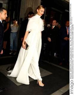 May 2, 2016 - New York, New York, U.S. - Model KARLIE KLOSS exits the Mark Hotel, to attend the 2016 Costume Institute MET GALA entitled Manus x Machina: Fashion in the Age of Technology. New York U.S. - ZUMAk03_