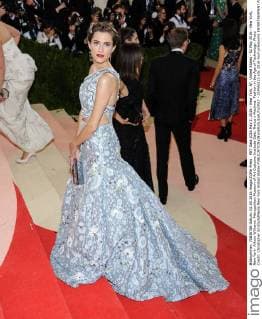 MET Gala 2016 May 2, 2016 - New York, NY, United States - 02 May 2016 - New York, New York- Allison Williams. Metropolitan Museum of Art Costume Institute Gala: Manus x Machina: Fashion in the Age of Technology. Photo Credit: Christopher Smith AdMedia New York United States - ZUMAa123