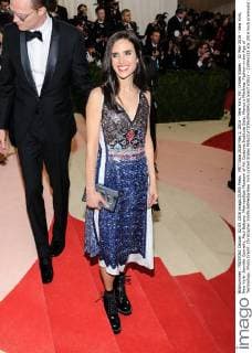 MET Gala 2016 May 2, 2016 - New York, NY, United States - 02 May 2016 - New York, New York- Jennifer Connelly, Paul Bettany. Metropolitan Museum of Art Costume Institute Gala: Manus x Machina: Fashion in the Age of Technology. Photo Credit: Christopher Smith AdMedia New York United States - ZUMAa123