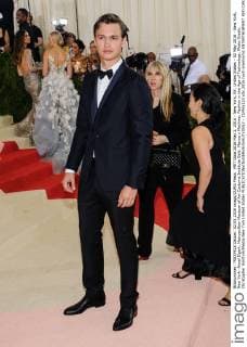 MET Gala 2016 May 2, 2016 - New York, NY, United States - 02 May 2016 - New York, New York- Ansel Elgort. Metropolitan Museum of Art Costume Institute Gala: Manus x Machina: Fashion in the Age of Technology. Photo Credit: Christopher Smith AdMedia New York United States - ZUMAa123