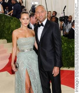MET Gala 2016 May 2, 2016 - New York, NY, United States - 02 May 2016 - New York, New York- Hannah Davis, Derek Jeter. Metropolitan Museum of Art Costume Institute Gala: Manus x Machina: Fashion in the Age of Technology. Photo Credit: Christopher Smith AdMedia New York United States - ZUMAa123