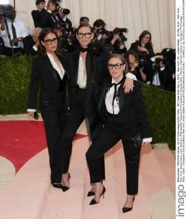MET Gala 2016 May 2, 2016 - New York, NY, United States - 02 May 2016 - New York, New York- Jenna Lyons, Lena Dunham. Metropolitan Museum of Art Costume Institute Gala: Manus x Machina: Fashion in the Age of Technology. Photo Credit: Christopher Smith AdMedia New York United States - ZUMAa123