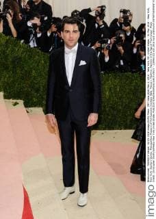MET Gala 2016 May 2, 2016 - New York, NY, United States - 02 May 2016 - New York, New York- Zachary Quinto. Metropolitan Museum of Art Costume Institute Gala: Manus x Machina: Fashion in the Age of Technology. Photo Credit: Christopher Smith AdMedia New York United States - ZUMAa123