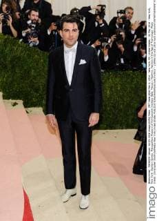 MET Gala 2016 May 2, 2016 - New York, NY, United States - 02 May 2016 - New York, New York- Zachary Quinto. Metropolitan Museum of Art Costume Institute Gala: Manus x Machina: Fashion in the Age of Technology. Photo Credit: Christopher Smith AdMedia New York United States - ZUMAa123