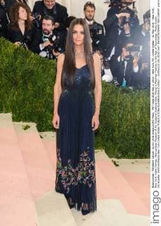 MET Gala 2016 May 2, 2016 - New York, NY, United States - 02 May 2016 - New York, New York- Katie Holmes. Metropolitan Museum of Art Costume Institute Gala: Manus x Machina: Fashion in the Age of Technology. Photo Credit: Christopher Smith AdMedia New York United States - ZUMAa123