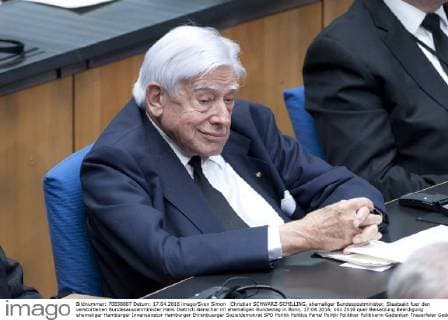 Christian SCHWARZ-SCHILLING, ehemaliger Bundespostminister, Staatsakt fuer den verstorbenen Bundesaussenminister Hans Dietrich Genscher im ehemaligen Bundestag in Bonn, 17.04.2016,