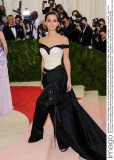 MET Gala 2016 May 2, 2016 - New York, NY, United States - 02 May 2016 - New York, New York- Emma Watson. Metropolitan Museum of Art Costume Institute Gala: Manus x Machina: Fashion in the Age of Technology. Photo Credit: Christopher Smith AdMedia New York United States - ZUMAa123