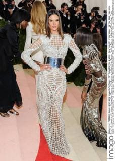 MET Gala 2016 May 2, 2016 - New York, NY, United States - 02 May 2016 - New York, New York- Alessandra Ambrosio. Metropolitan Museum of Art Costume Institute Gala: Manus x Machina: Fashion in the Age of Technology. Photo Credit: Christopher Smith AdMedia New York United States - ZUMAa123