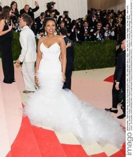 MET Gala 2016 May 2, 2016 - New York, NY, United States - 02 May 2016 - New York, New York- Jennifer Hudson. Metropolitan Museum of Art Costume Institute Gala: Manus x Machina: Fashion in the Age of Technology. Photo Credit: Christopher Smith AdMedia New York United States - ZUMAa123