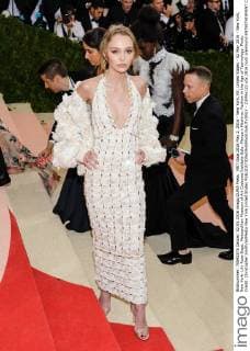 MET Gala 2016 May 2, 2016 - New York, NY, United States - 02 May 2016 - New York, New York- Lily Rose Depp. Metropolitan Museum of Art Costume Institute Gala: Manus x Machina: Fashion in the Age of Technology. Photo Credit: Christopher Smith AdMedia New York United States - ZUMAa123