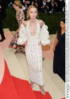 MET Gala 2016 May 2, 2016 - New York, NY, United States - 02 May 2016 - New York, New York- Lily Rose Depp. Metropolitan Museum of Art Costume Institute Gala: Manus x Machina: Fashion in the Age of Technology. Photo Credit: Christopher Smith AdMedia New York United States - ZUMAa123