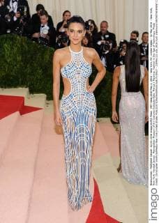 MET Gala 2016 May 2, 2016 - New York, NY, United States - 02 May 2016 - New York, New York- Kendall Jenner. Metropolitan Museum of Art Costume Institute Gala: Manus x Machina: Fashion in the Age of Technology. Photo Credit: Christopher Smith AdMedia New York United States - ZUMAa123