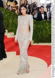 MET Gala 2016 May 2, 2016 - New York, NY, United States - 02 May 2016 - New York, New York- Kylie Jenner. Metropolitan Museum of Art Costume Institute Gala: Manus x Machina: Fashion in the Age of Technology. Photo Credit: Christopher Smith AdMedia New York United States - ZUMAa123