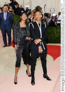 Bilder des Tages MET Gala 2016 May 2, 2016 - New York, NY, United States - 02 May 2016 - New York, New York- Willow Smith, Jaden Smith. Metropolitan Museum of Art Costume Institute Gala: Manus x Machina: Fashion in the Age of Technology. Photo Credit: Christopher Smith AdMedia New York United States - ZUMAa123