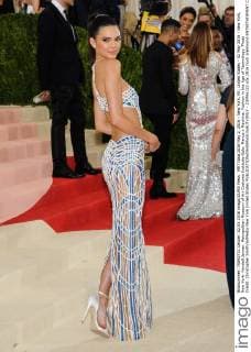 MET Gala 2016 May 2, 2016 - New York, NY, United States - 02 May 2016 - New York, New York- Kendall Jenner. Metropolitan Museum of Art Costume Institute Gala: Manus x Machina: Fashion in the Age of Technology. Photo Credit: Christopher Smith AdMedia New York United States - ZUMAa123