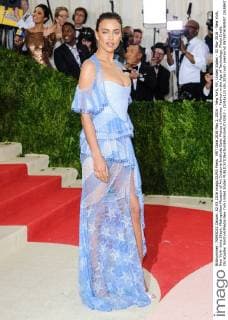 MET Gala 2016 May 2, 2016 - New York, NY, United States - 02 May 2016 - New York, New York- Irina Shayk. Metropolitan Museum of Art Costume Institute Gala: Manus x Machina: Fashion in the Age of Technology. Photo Credit: Christopher Smith AdMedia New York United States - ZUMAa123